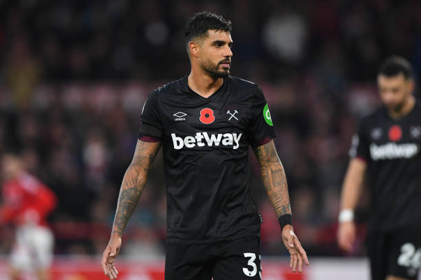 足球转会中 足球转会中