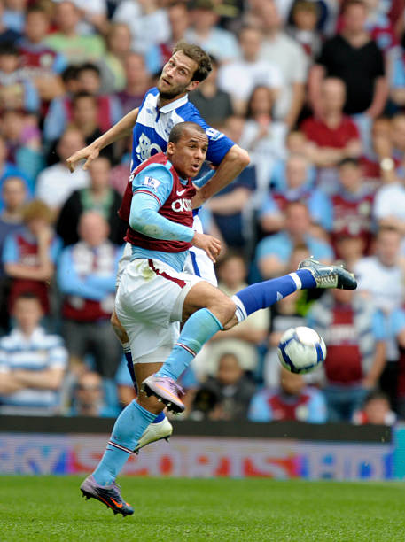 更加紧密的 更加紧密的